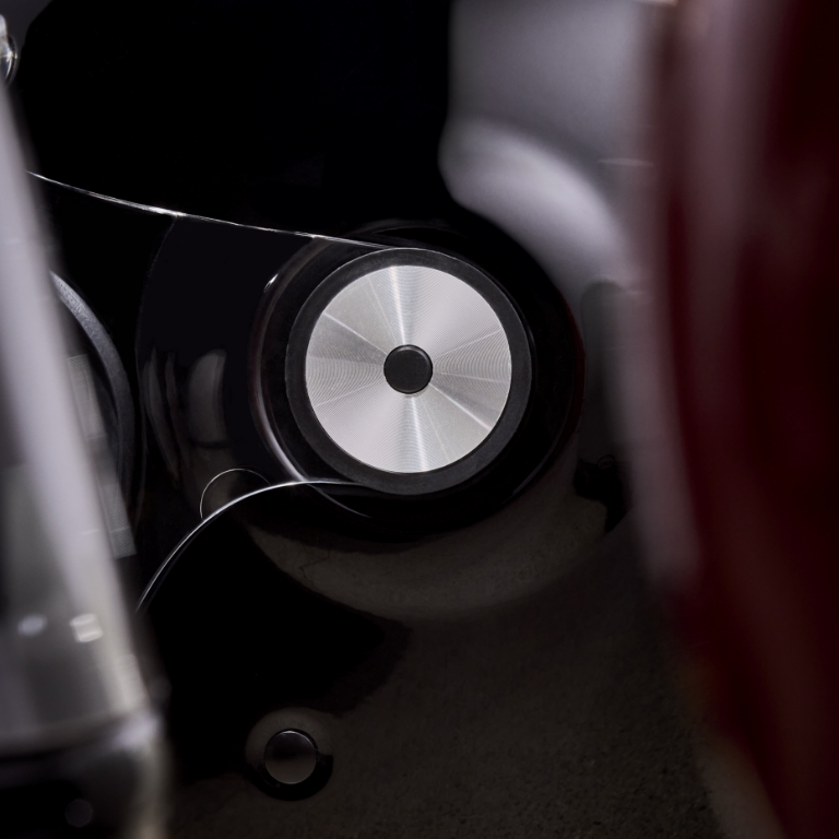 Bullitt GT - Closable venting for airflow